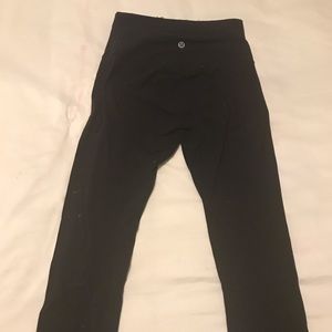 Black lulu lemon aligns